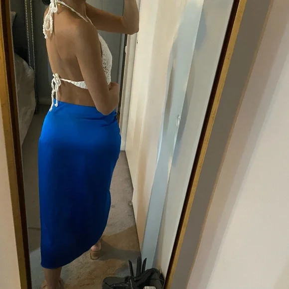 ⭕️ SOLD ⭕️ NEW Zara Electric Blue High Side Slit Satin Skirt - Picture 4 of 10